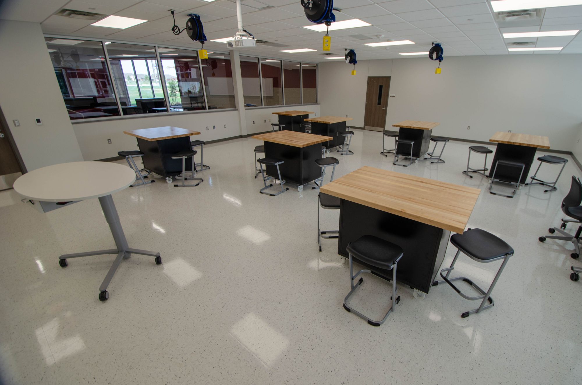 Lone Star Furnishings - Texas School Furniture - DSC 0007