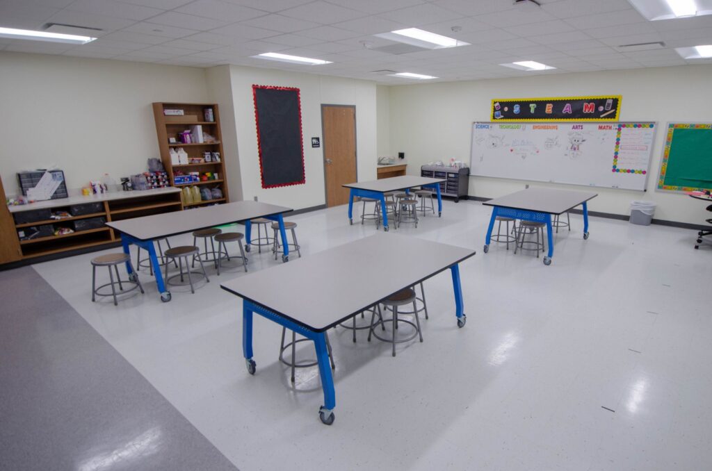 Lone Star Furnishings - Texas School Furniture - DSC 0033