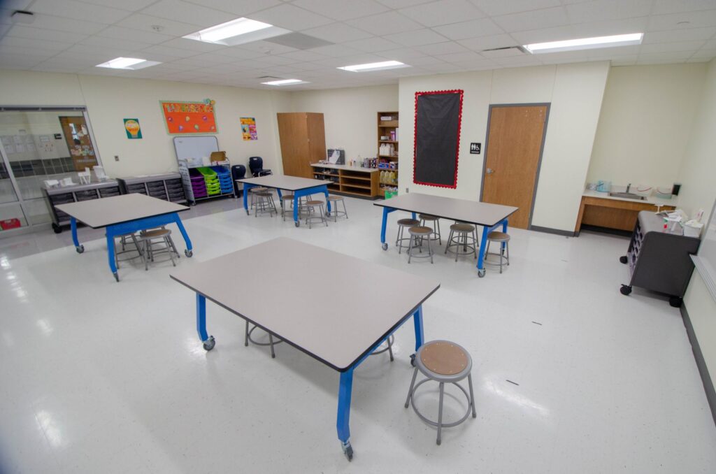 Lone Star Furnishings - Texas School Furniture - DSC 0035