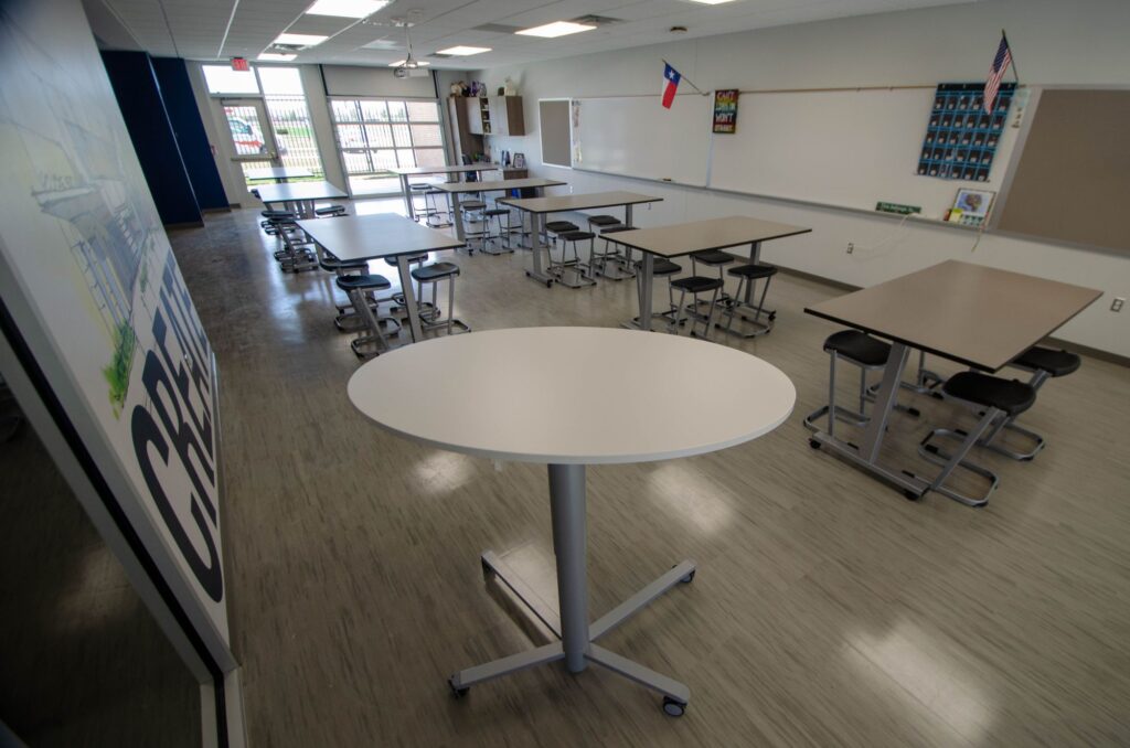 Lone Star Furnishings - Texas School Furniture - DSC 0074 3