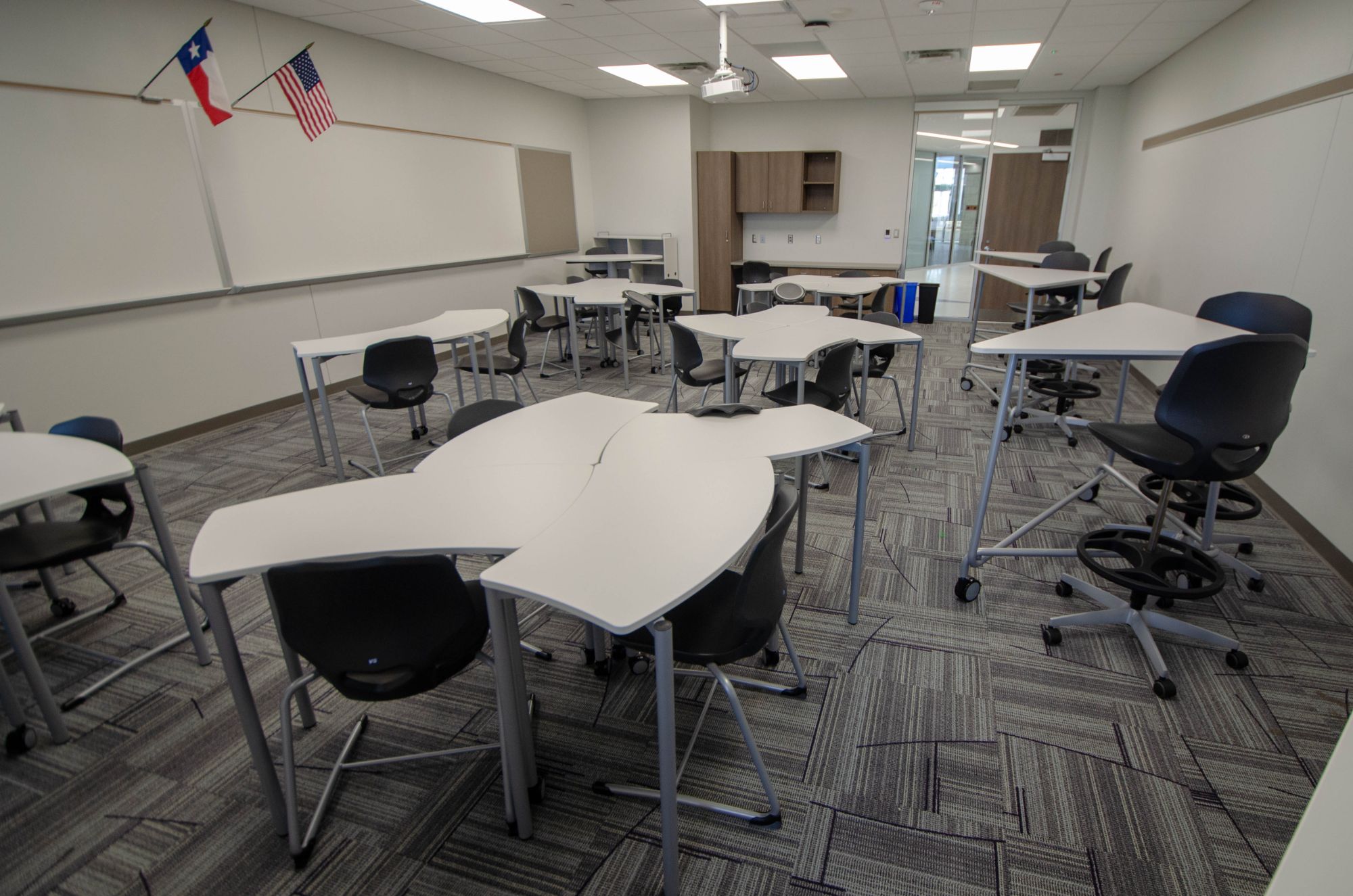 Lone Star Furnishings - Texas School Furniture - DSC 0551