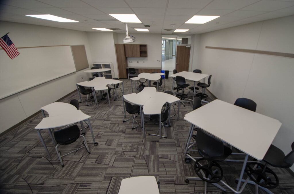Lone Star Furnishings - Texas School Furniture - DSC 0559