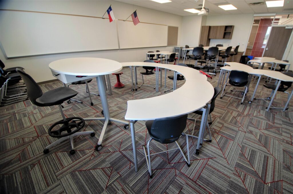 Lone Star Furnishings - Texas School Furniture - DSC 0577