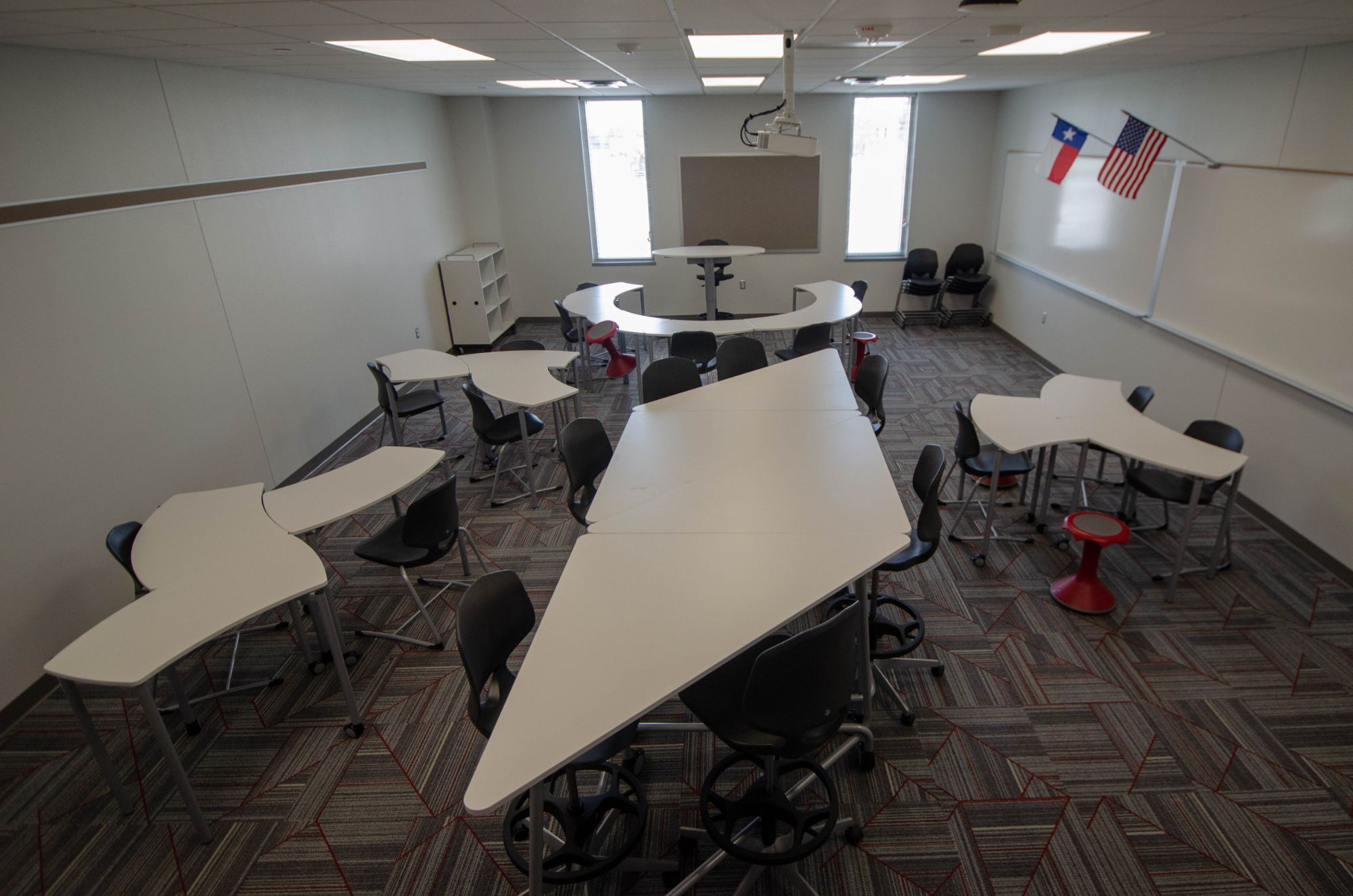 Lone Star Furnishings - Texas School Furniture - DSC 0587