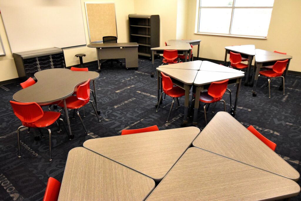 Lone Star Furnishings - Texas School Furniture - DSC 0033
