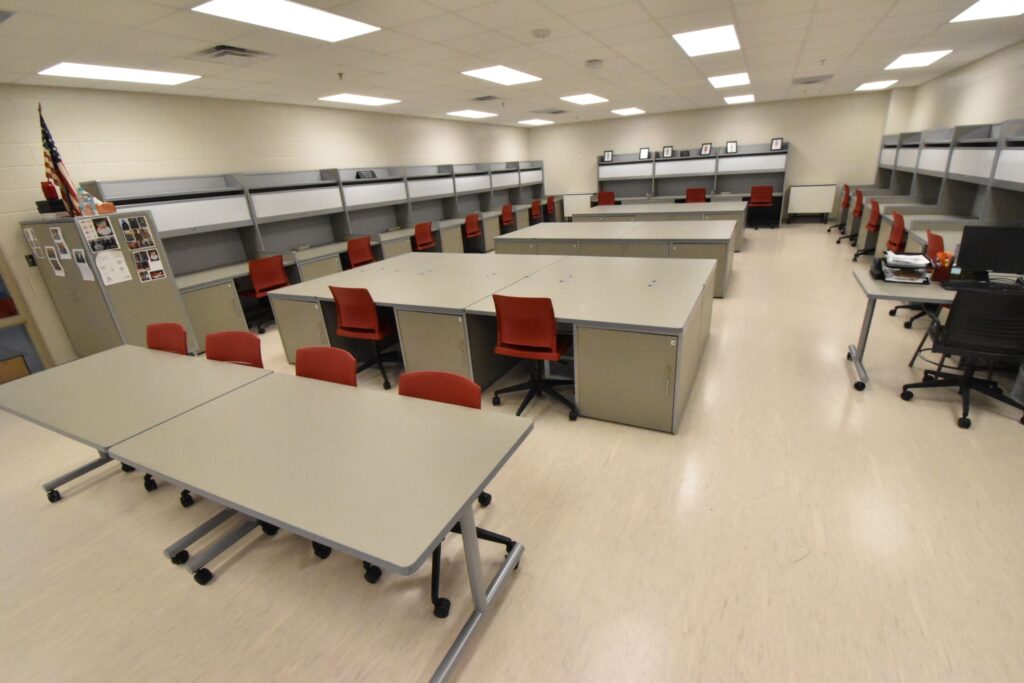 Lone Star Furnishings - Texas School Furniture - DSC 0037